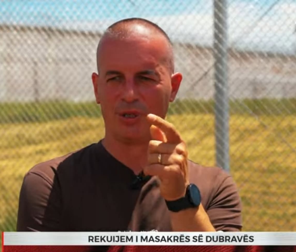 Thirrje për reagim ndaj tabelës në sheshin e Prishtinës: Ish i burgosuri Nijazi Kryeziu e cilëson “provokim të radhës”