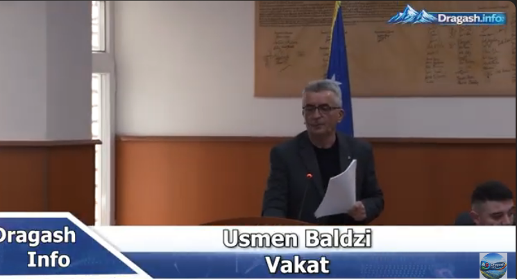 Usmen Baldzi iz Koalicije Vakat tokom obraćanja na sednici SO Dragaš